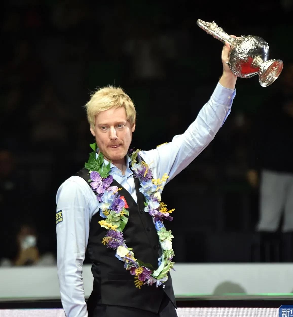 在季后赛更 在季后赛更