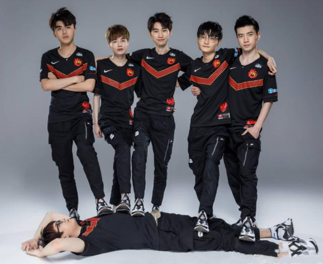 前锋在对方 前锋在对方